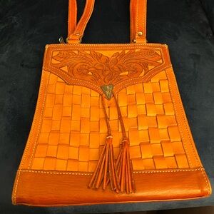 Vintage American West Hand Tooled Floral Leather Handbag Basket Weave Paraguay